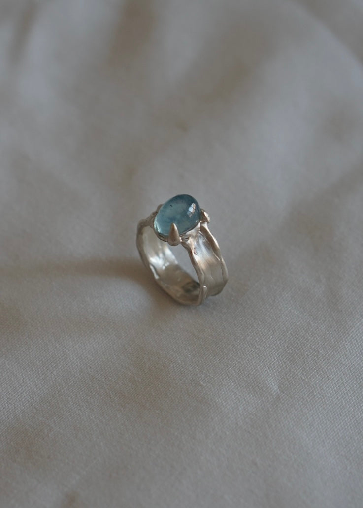 Cabochon Aquamarine Ring